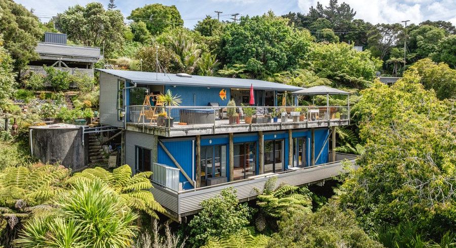  at 8 Beresford Avenue, Surfdale, Waiheke Island, Auckland