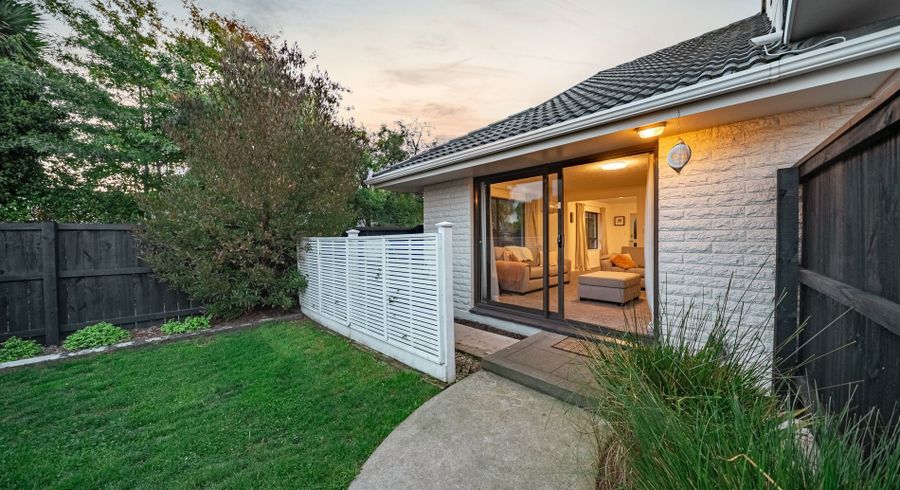  at 2/35 New Brighton Road, Shirley, Christchurch City, Canterbury