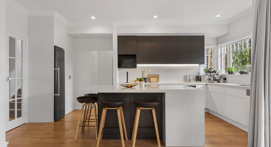  at 14 Saltburn Road, Milford, North Shore City, Auckland
