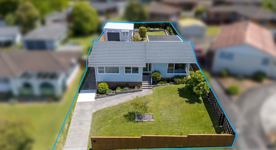  at 6 Thornlow Street, Glendene, Waitakere City, Auckland