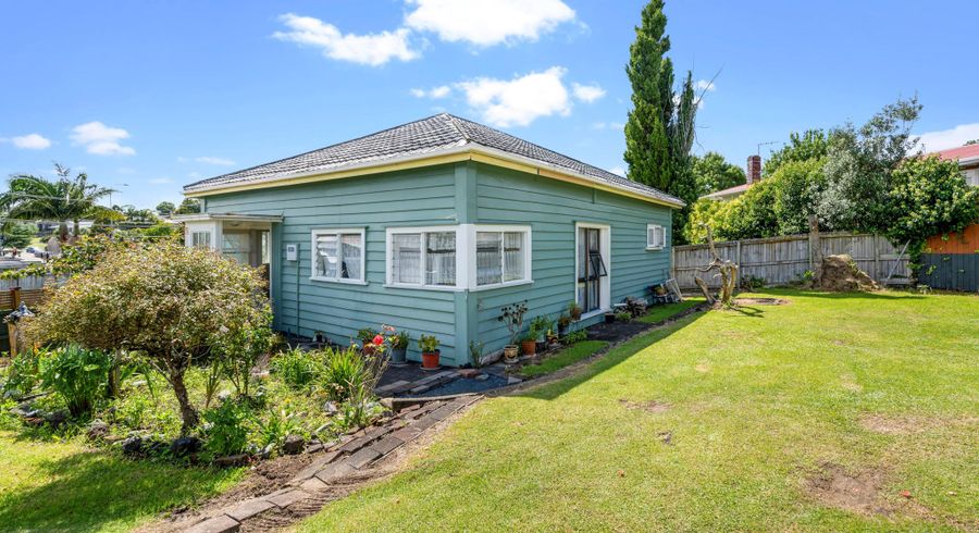  at 110 Edmonton Road, Henderson, Auckland