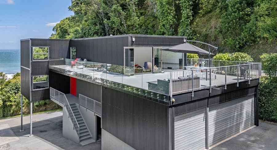  at 18 Korokoro Road, Korokoro, Lower Hutt, Wellington