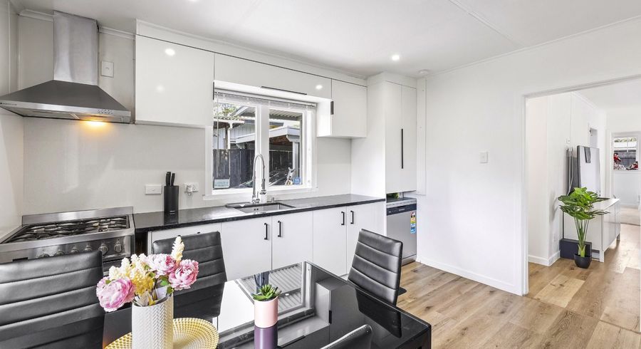  at 2/176 Henderson Valley , Henderson, Waitakere City, Auckland