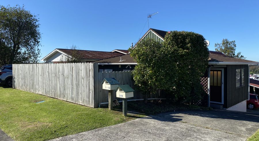  at 1/19 Marcel Place, Glenfield, North Shore City, Auckland