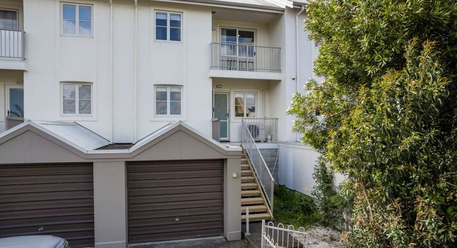  at 33 Winery Way, Henderson, Waitakere City, Auckland