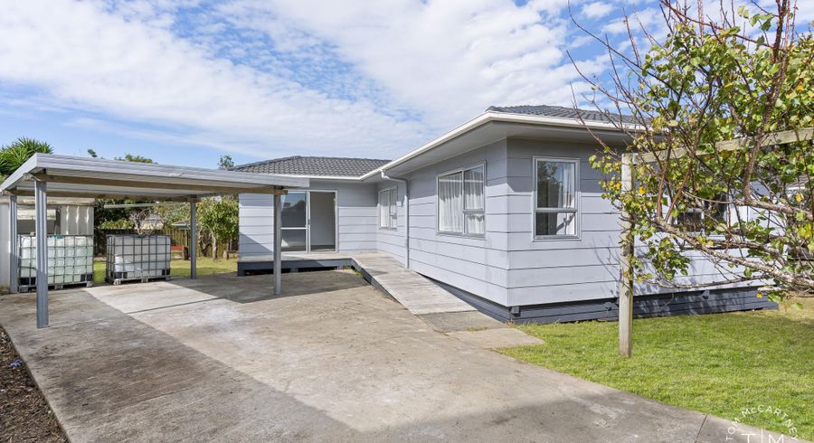  at 5 De Bloge Place, Clendon Park, Auckland