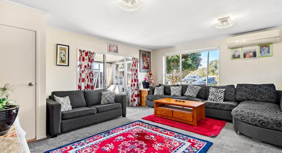  at 2/6 Petit Place, City Centre, Manukau City, Auckland