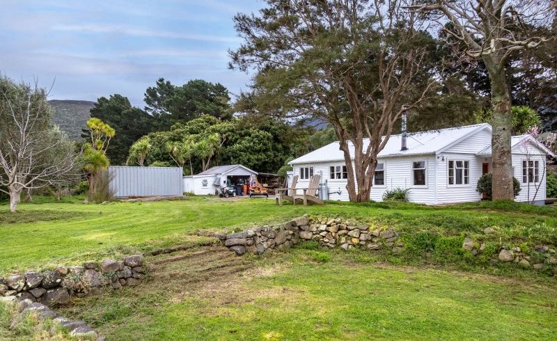  at 812 Western Lake Road, Western Lake, Featherston