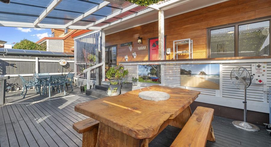  at 2/8 Leven Lane, Totara Heights, Manukau City, Auckland