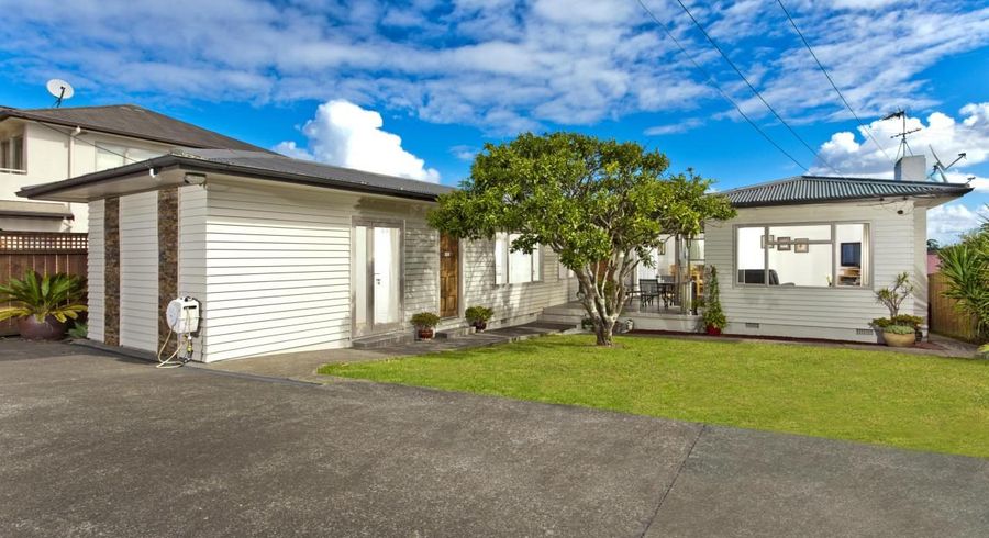  at 212 East Coast Road, Milford, North Shore City, Auckland