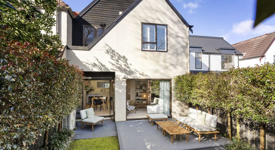  at 5 Wimbledon Way, Remuera, Auckland