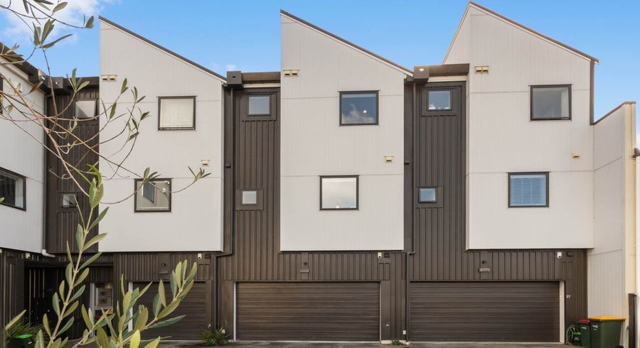  at 25 De Havilland Road, Hobsonville, Waitakere City, Auckland