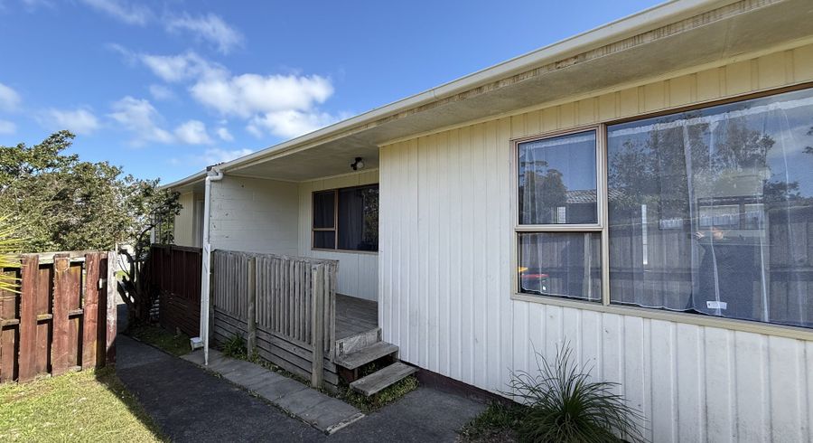  at 2/47 Zita Maria Drive, Massey, Waitakere City, Auckland