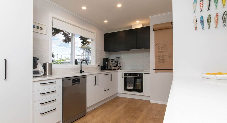  at 20 Rewarewa Road, Te Atatu Peninsula, Auckland