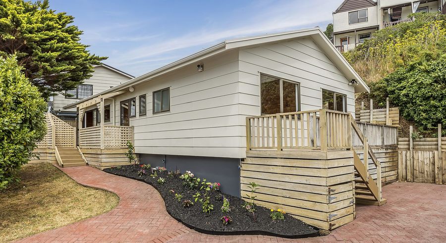  at 41 Akaroa Drive, Maupuia, Wellington