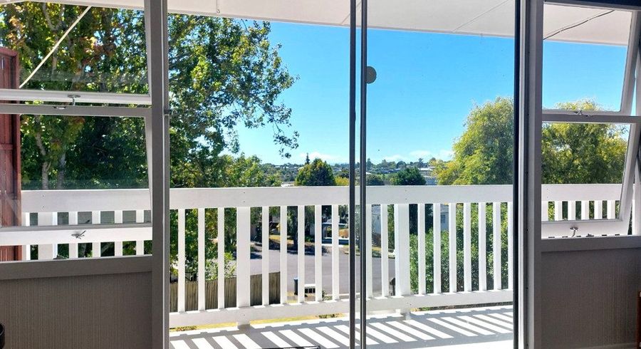  at 2/6 Hobday Place, Meadowbank, Auckland City, Auckland