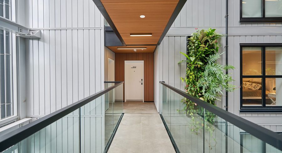  at 202,210/4 Bute Road, Browns Bay, North Shore City, Auckland