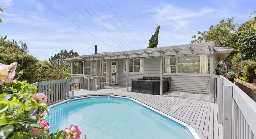  at 71 Hendry Avenue, Hillsborough, Auckland