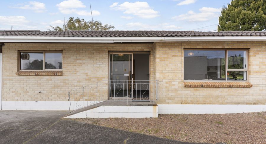  at 1/225 Rangatira Road, Beach Haven, Auckland