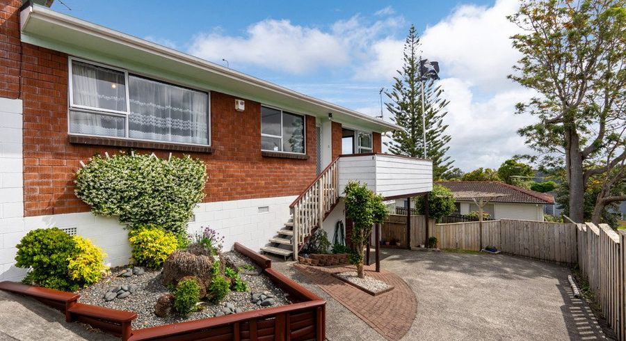  at 2/24 Bayview Road, Bayview, Auckland
