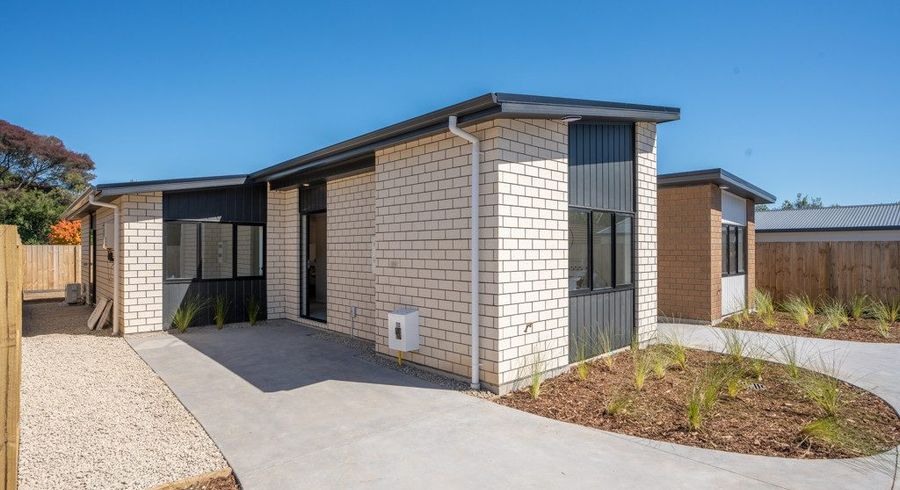 at 22 Dalgliesh Avenue, Forest Lake, Hamilton
