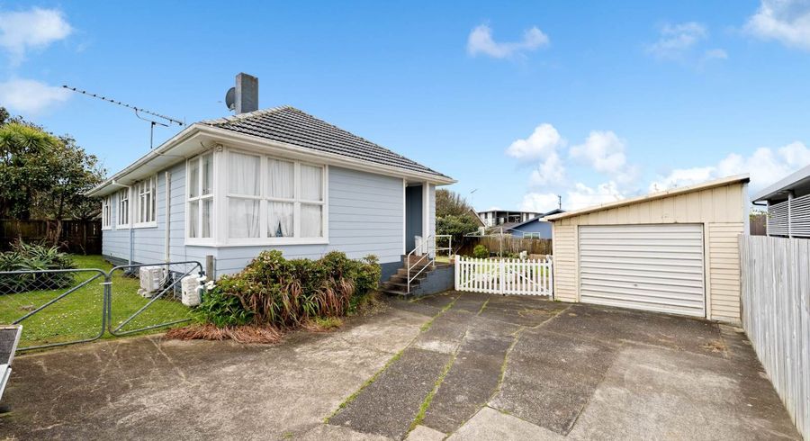  at 1/61 Greenslade Crescent, Northcote, North Shore City, Auckland