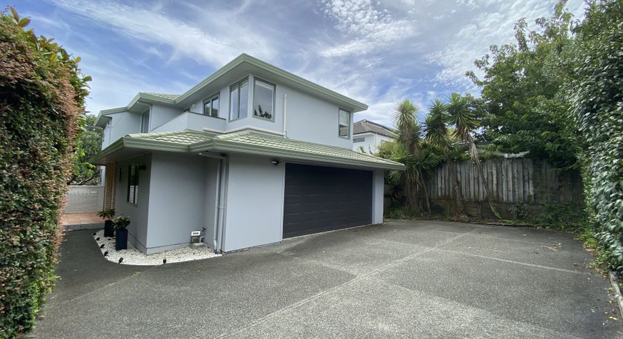  at 2/16 Stoneleigh Court, Sunnynook, Auckland