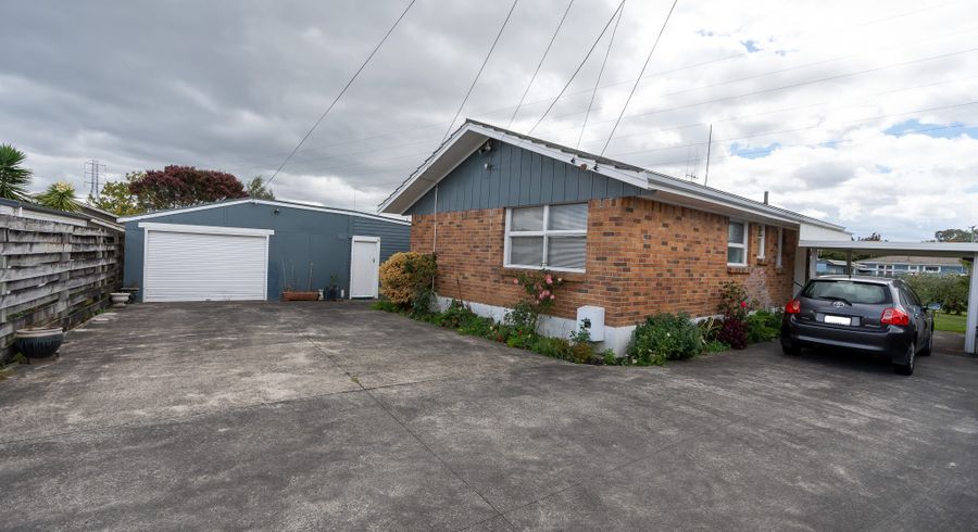  at 15 Pryce Place, Silverdale, Hamilton