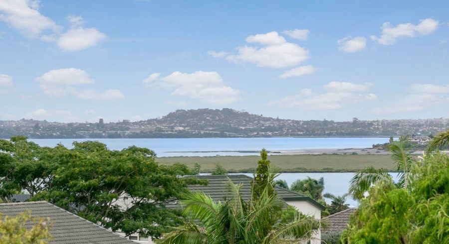  at 136 Wiseley Road, West Harbour, Waitakere City, Auckland