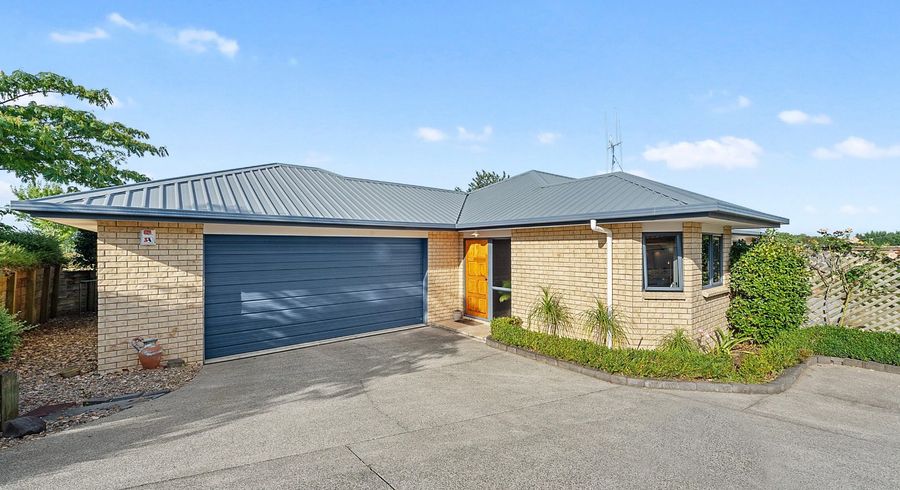  at 2 Palm Grove Drive, Western Heights, Hamilton