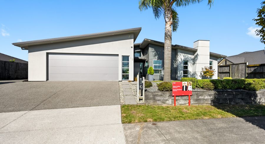  at 10 Tallentire Crescent, Huntington, Hamilton