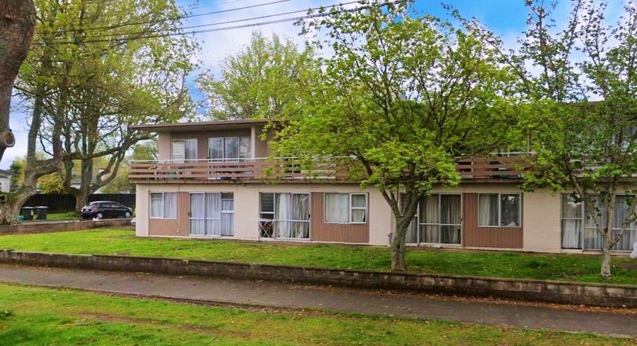  at 2/16 Thames Street, Claudelands, Hamilton, Waikato