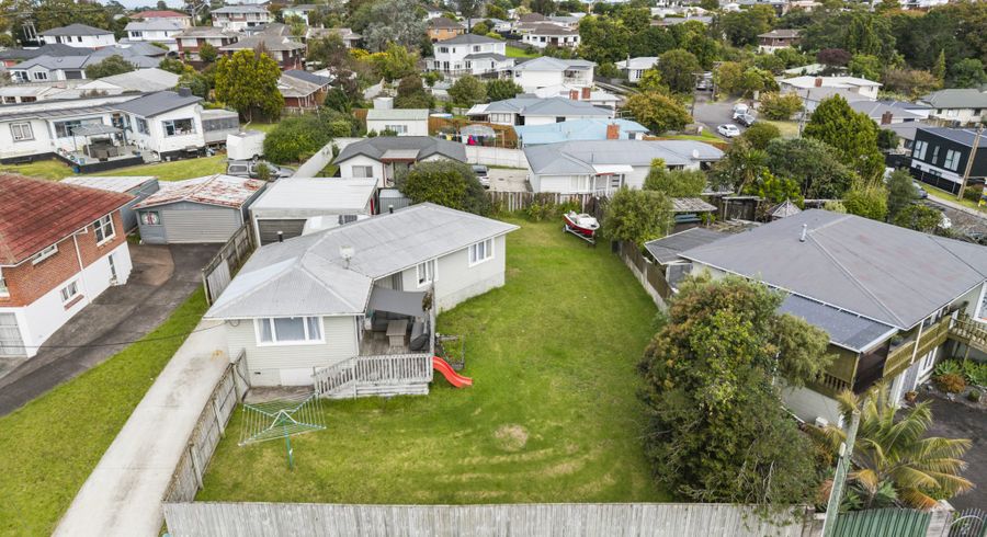  at 6 Blease Street, New Lynn, Waitakere City, Auckland