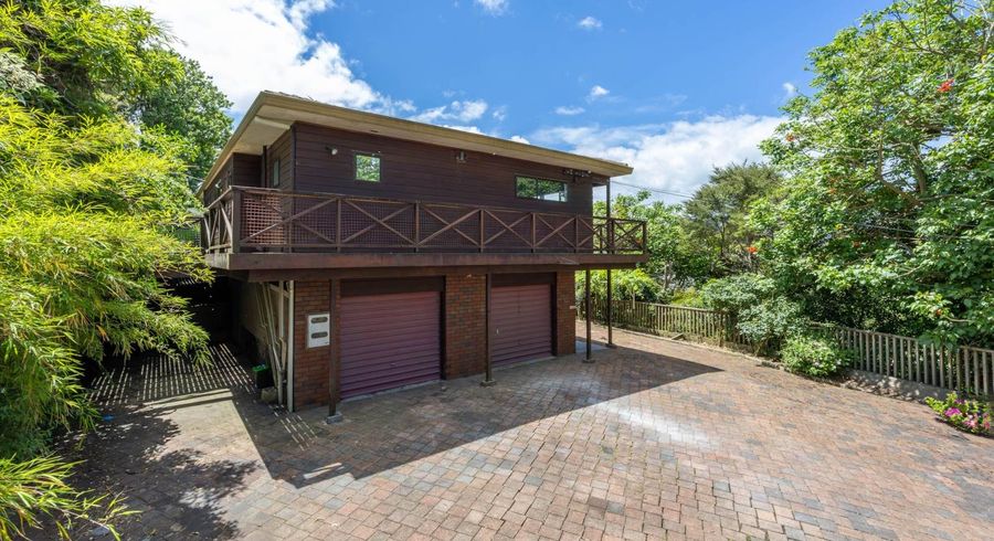  at 555B East Coast Road, Browns Bay, North Shore City, Auckland