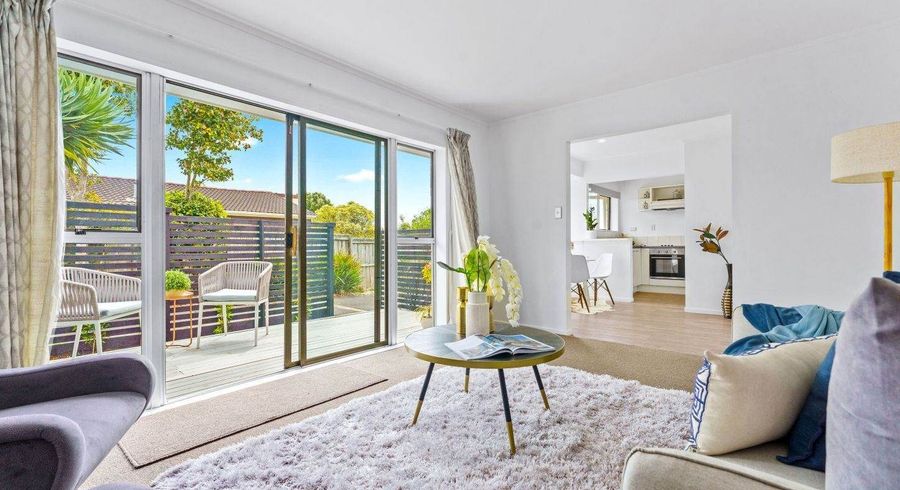  at 1/307a Wairau Road, Totara Vale, North Shore City, Auckland
