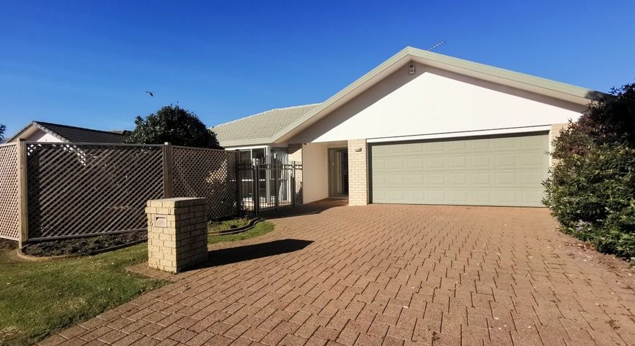  at 6 Longford Park Drive, Papakura, Papakura, Auckland