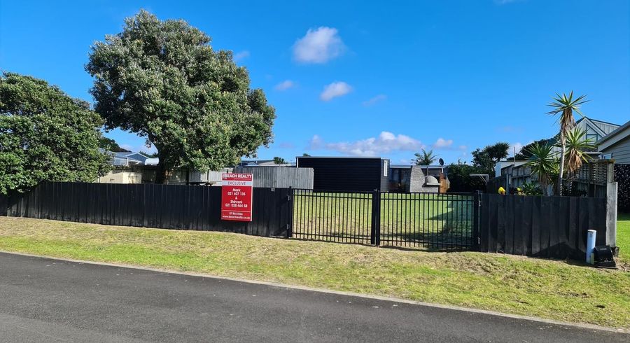  at 102 Kauri Crescent, Matarangi