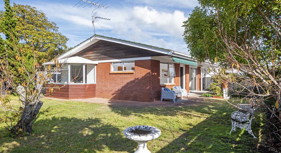  at 2/3 Jern Place, Eastern Beach, Auckland