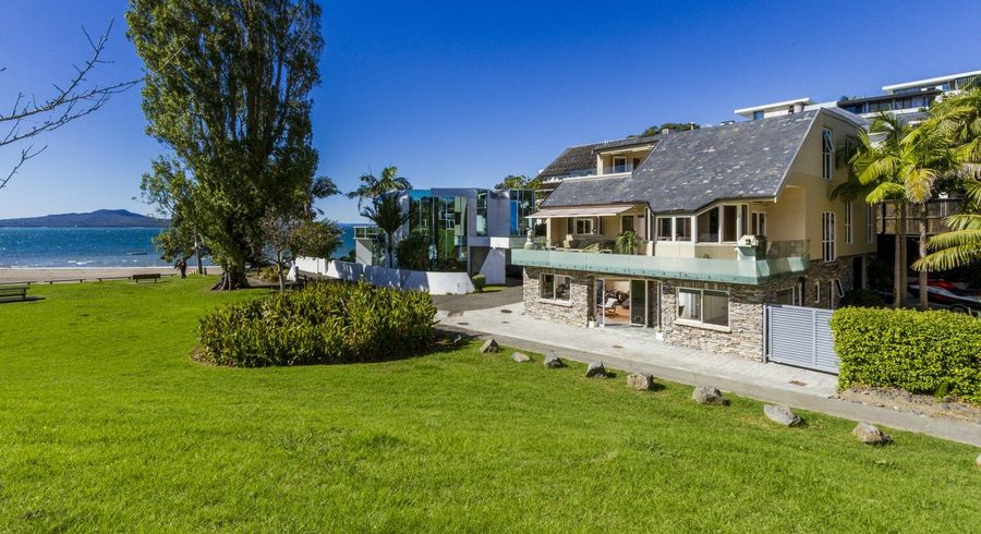  at 9a The Esplanade, Castor Bay, North Shore City, Auckland