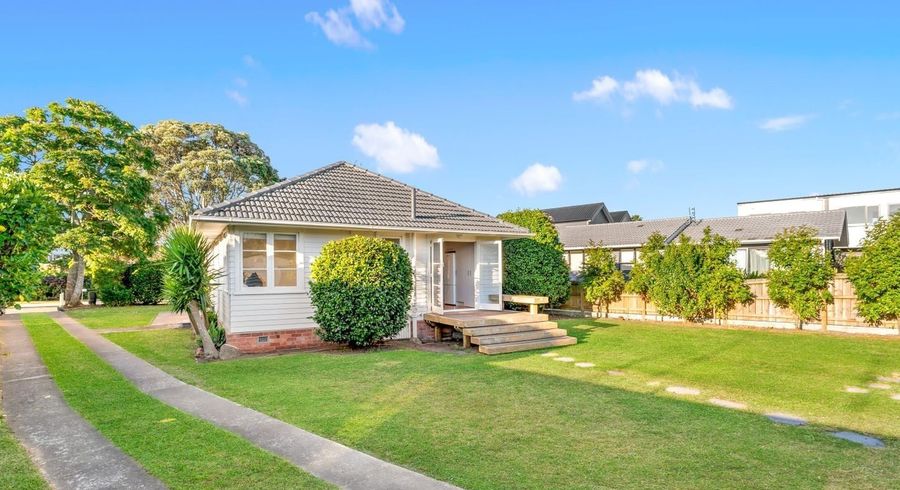  at 18 Durham Street, Te Atatu Peninsula, Auckland