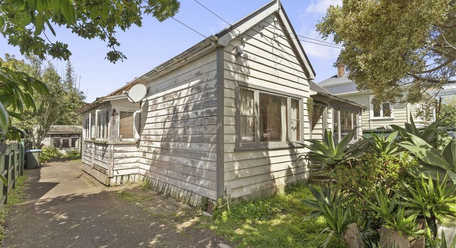  at 13 Claremont Street, Grafton, Auckland