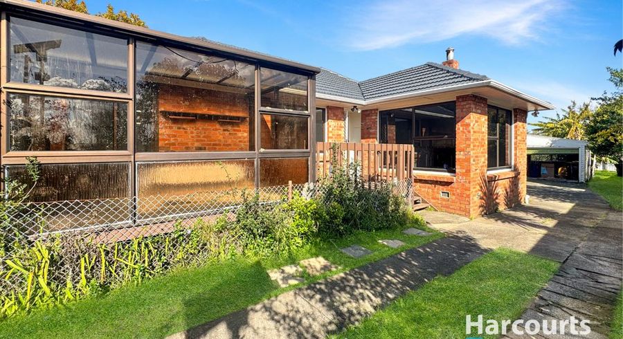  at 4 Strid Road, Te Atatu South, Waitakere City, Auckland