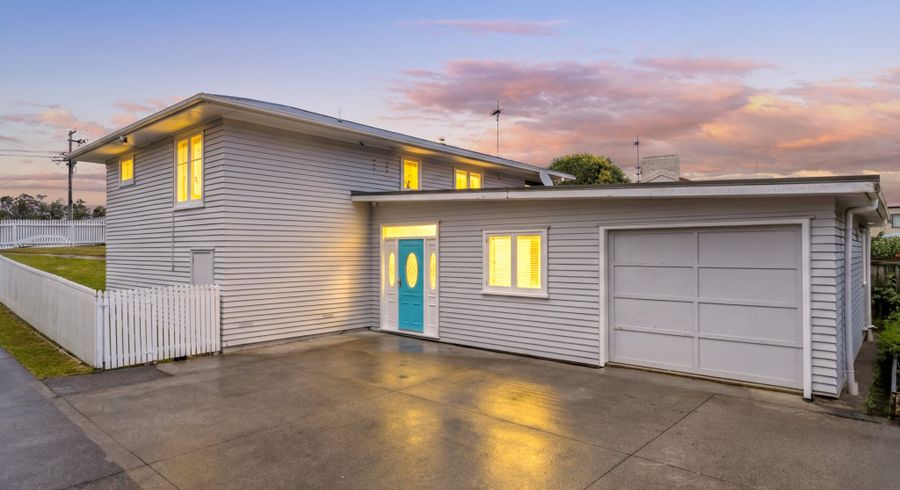  at 52 Woodside Road, Massey, Waitakere City, Auckland