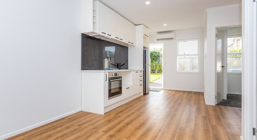  at 121 Great South Road, Greenlane, Auckland City, Auckland