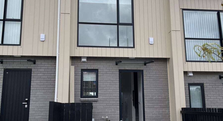  at 5 Rana Road, Flat Bush, Manukau City, Auckland