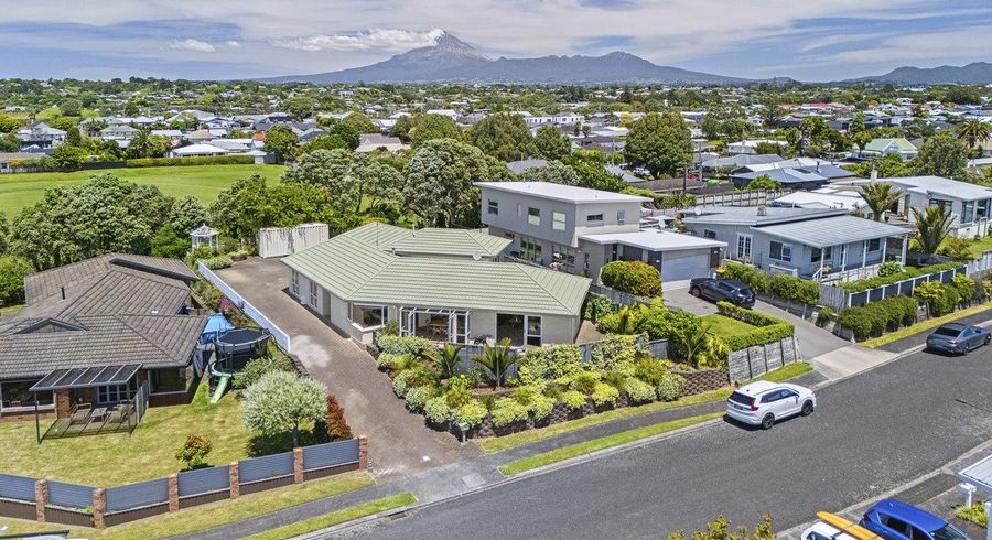  at 8 Chatswood Grove, Fitzroy, New Plymouth, Taranaki