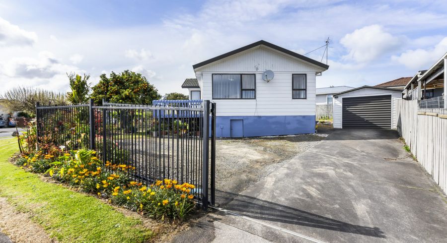  at 1/8 Silver Creek Road, Weymouth, Auckland