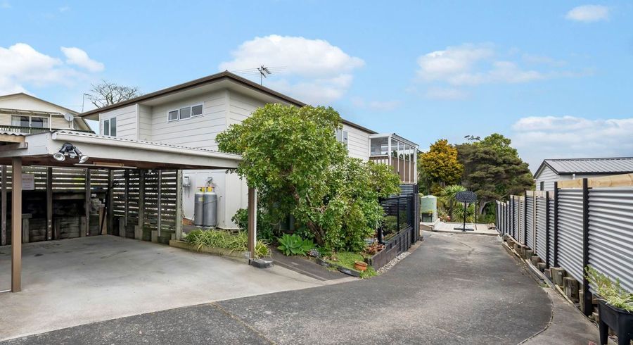  at 2 Anne Mclean Drive, Bayview, North Shore City, Auckland