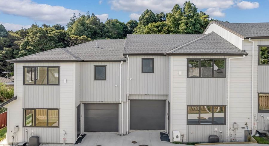  at 165B Everglade Drive, Totara Heights, Manukau City, Auckland
