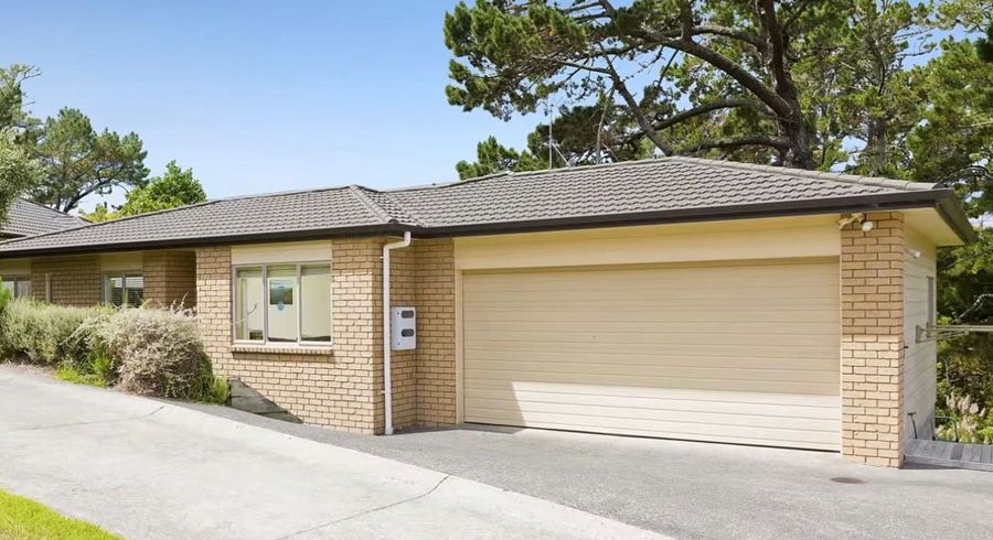  at 29 Quincey Place, Massey, Auckland